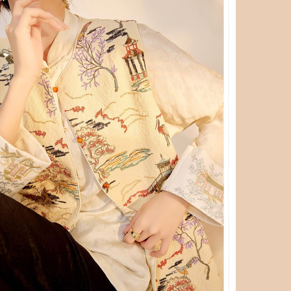 Embroidered Oriental Style Painting Stitching Vest Cream Yellow