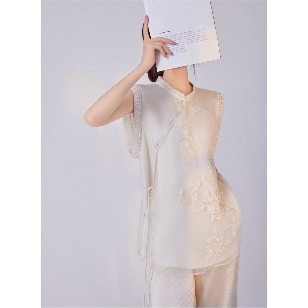 Embroidered White Mulberry Silk Floral Vest