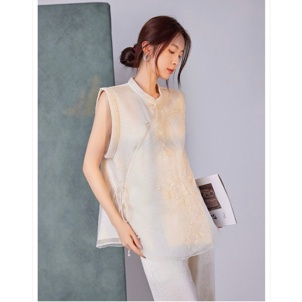 Embroidered White Mulberry Silk Floral Vest