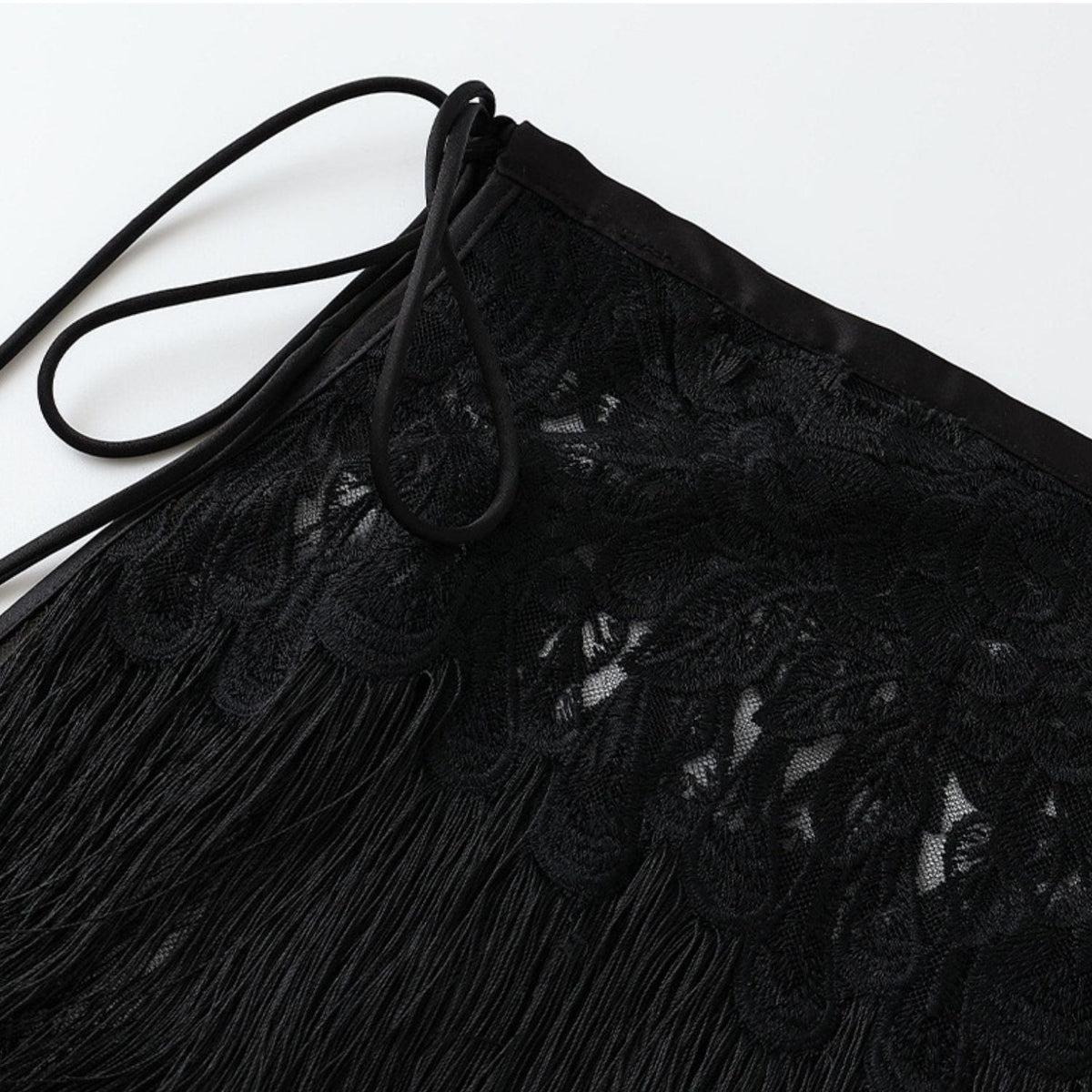 Poetic Embroidery Black  Tassel Outer Layer Floral Patchwork Knee-Length Short Skirt
