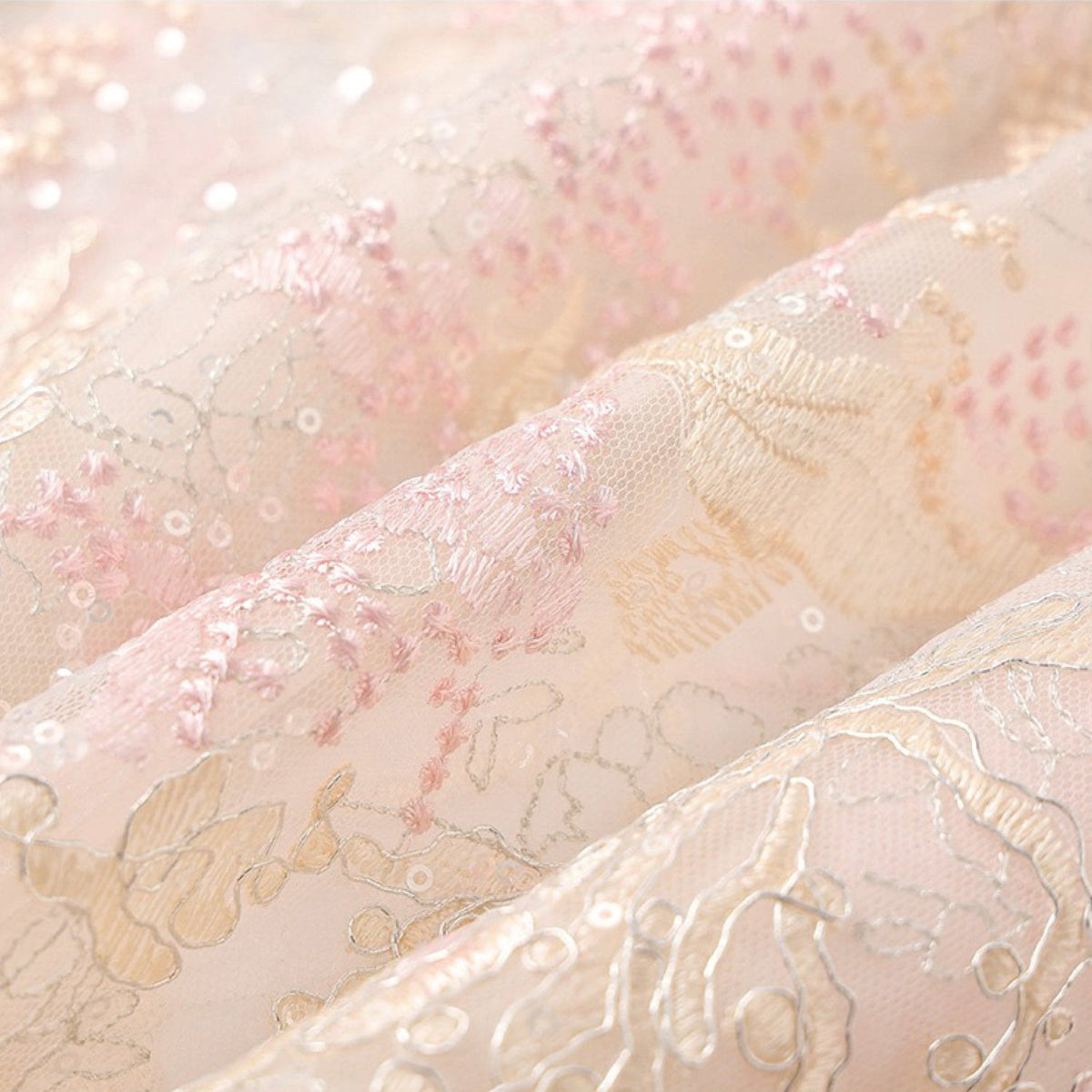 Poetic Embroidery Textured Floral Embroidered Skirt in Pink and White