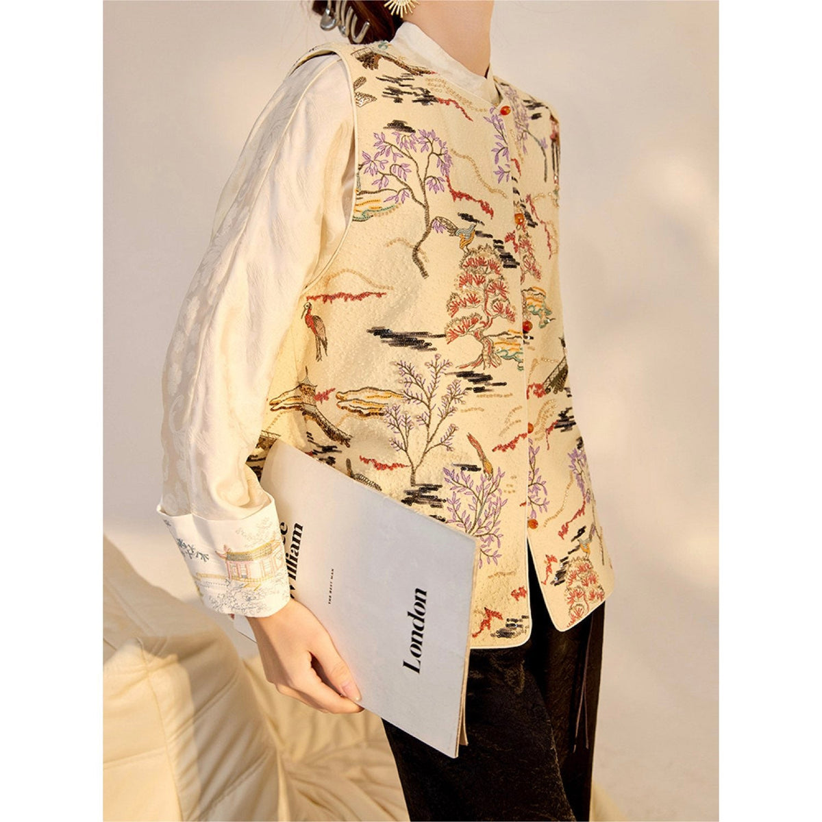 Embroidered Oriental Style Painting Stitching Vest Cream Yellow